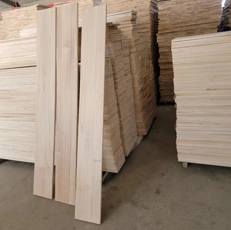 Paulownia Finger Joint Board Feststoffpreis Behandeltes Paulownia Holz Preise Sägeholz Holzkanten Klebewandplatten