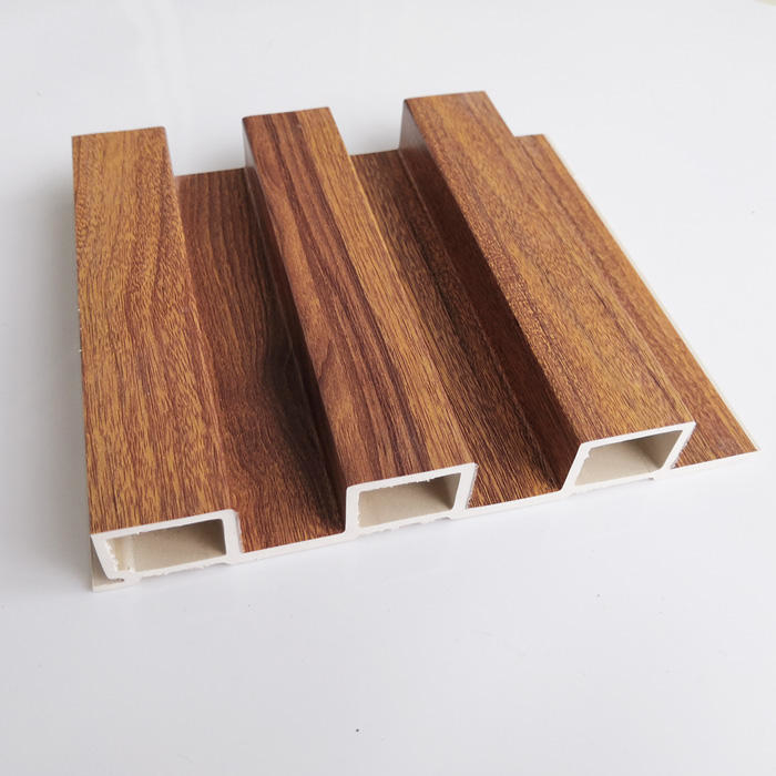Exemples de panneaux muraux décoratifs en blocs Louver Wpc Panneaux à flûte bois plastique PVC Wpc Panneaux muraux intérieur
