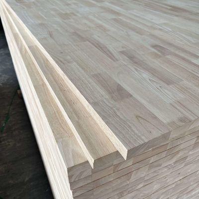 1220x2440mm Kauçuk Ahşap Çam Parmağı Mobilya için Ortak Tahta