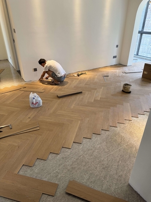 8mm 12mm Rigid Core Luxury Vinyl Click Flooring Premium Wood Herringbone Anti slip Piso Spc Click 5 mm Plank Flooring